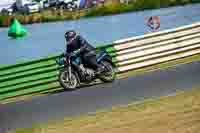 Vintage-motorcycle-club;eventdigitalimages;mallory-park;mallory-park-trackday-photographs;no-limits-trackdays;peter-wileman-photography;trackday-digital-images;trackday-photos;vmcc-festival-1000-bikes-photographs